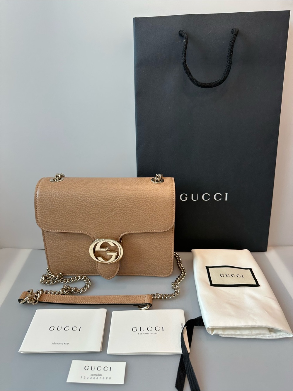 NEW AUTHENTIC GUCCI Interlocking GG Bag